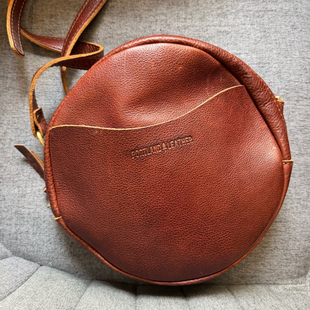 Portland Leather Circle Crossbody